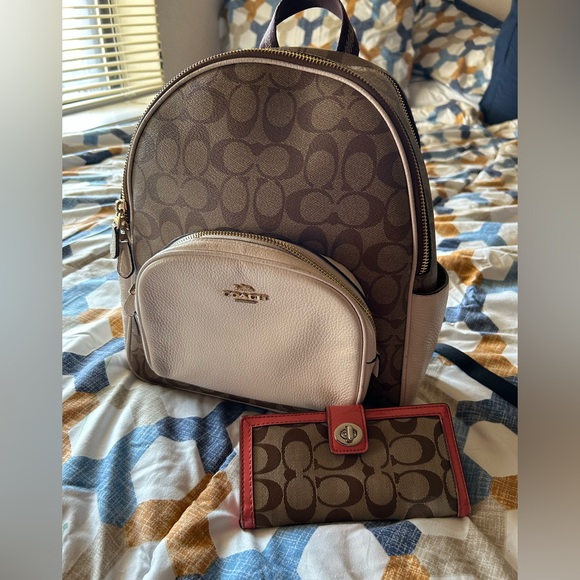 Signature canvas Coach Backpack - Picture 3 of 17